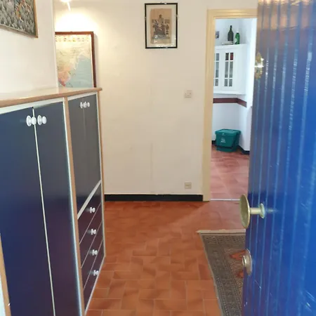 Pace Tra Gli Ulivi E Il Mare *